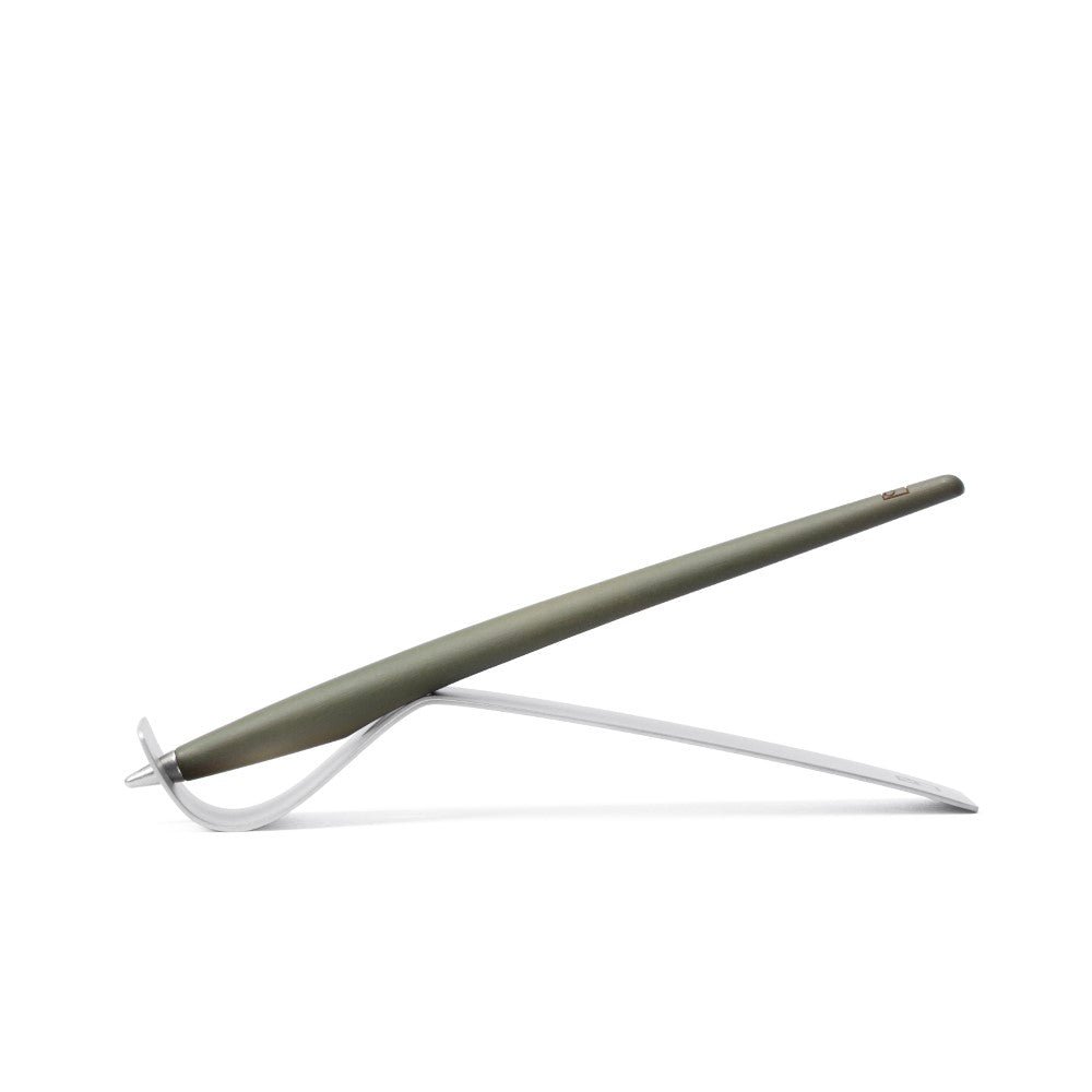 Pininfarina Shop - Penne e Stilo - Forever Piuma A Modern Classic – Stilo in Legno con Punta Ethergraf® e Base in Acciaio Satinato