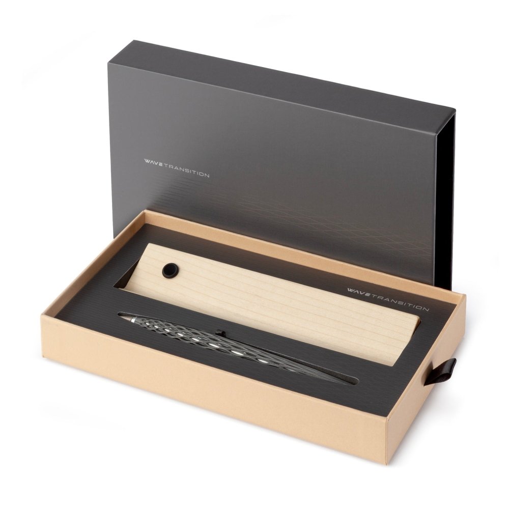 Pininfarina Shop - Penne e Stilo - Forever Wave Transition Ethergraf® – stilo di design in Nylon 3D con base in legno d'acero