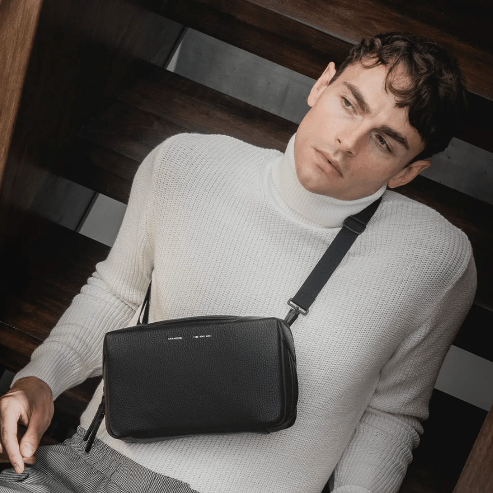 Pininfarina Shop - Borse e Zaini - GRAMS28 132 Essential Case Pro – Organizer tech e borsa a tracolla in pelle