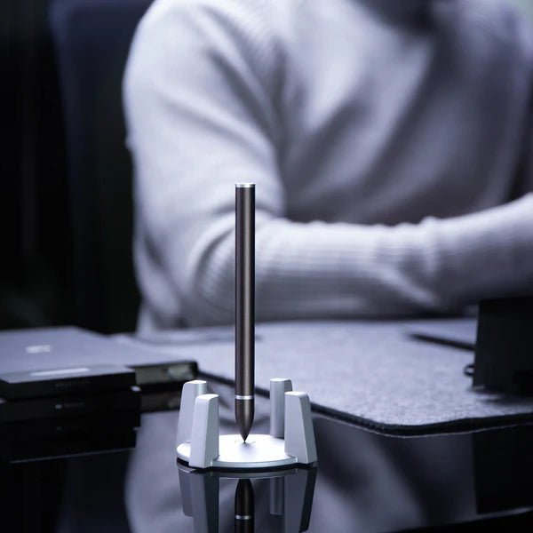 Pininfarina Shop - Penne e Stilo - Novium - Hoverpen Classic penna a sfera gravitazionale con base magnetica