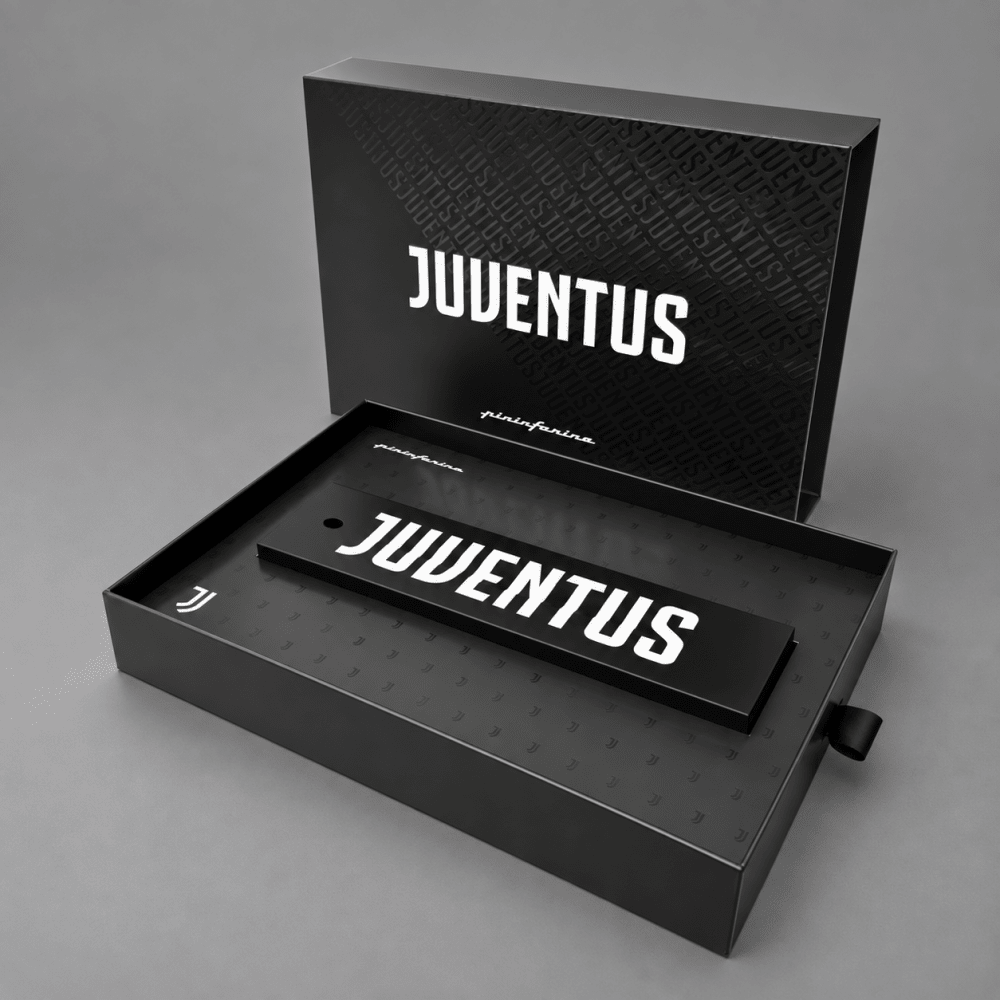 Pininfarina Shop - Penne e Stilo - Pininfarina Cambiano Juventus Ethergraf – Stilo con basamento in legno e punta in Ethergraf