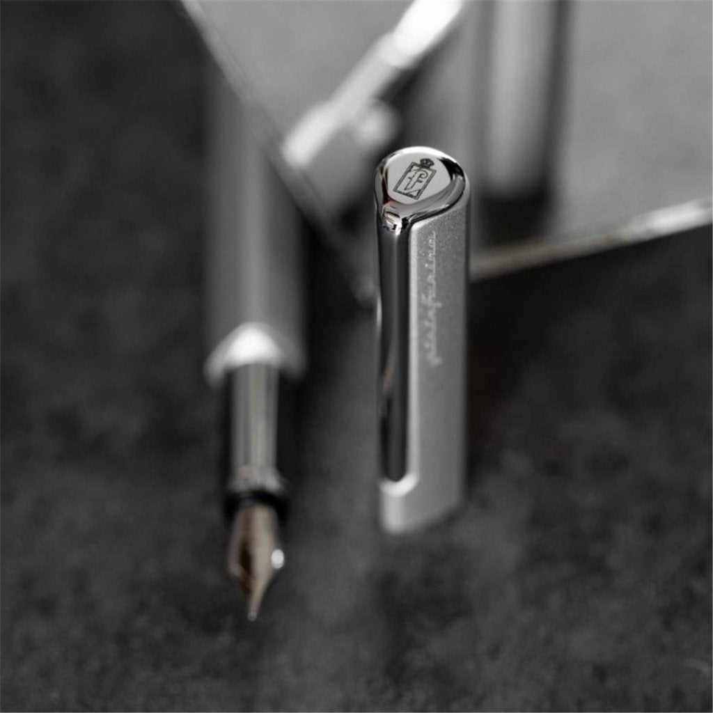 Pininfarina Shop - Penne e Stilo - Pininfarina PF ONE Fountain – Stilografica di Design Esclusivo e custodia