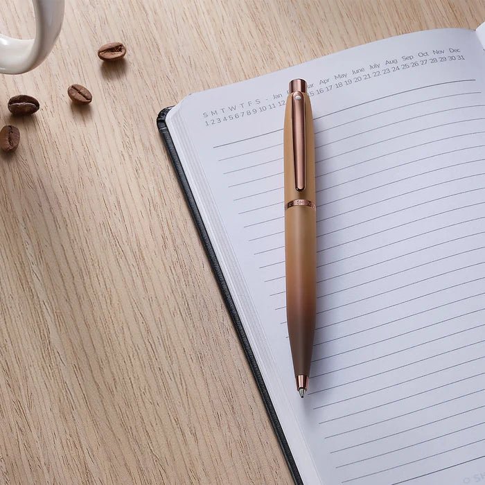 Pininfarina Shop - Penne e Stilo - Sheaffer VFM Coffee Edition – Penna a sfera Matt Brown con finiture Regal Brown PVD