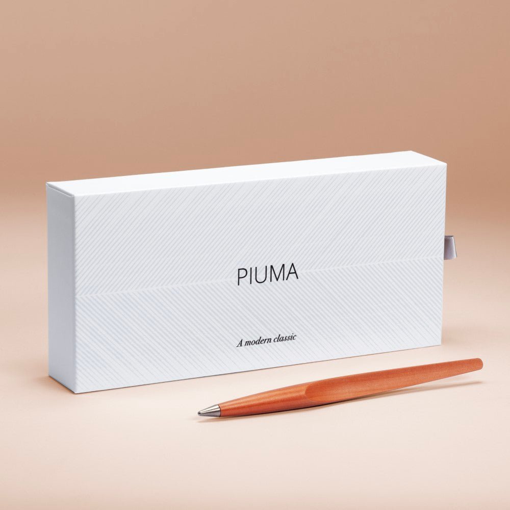 Pininfarina Shop - Penne e Stilo - Forever Piuma A Modern Classic – Stilo in Legno con Punta Ethergraf® e Base in Acciaio Satinato