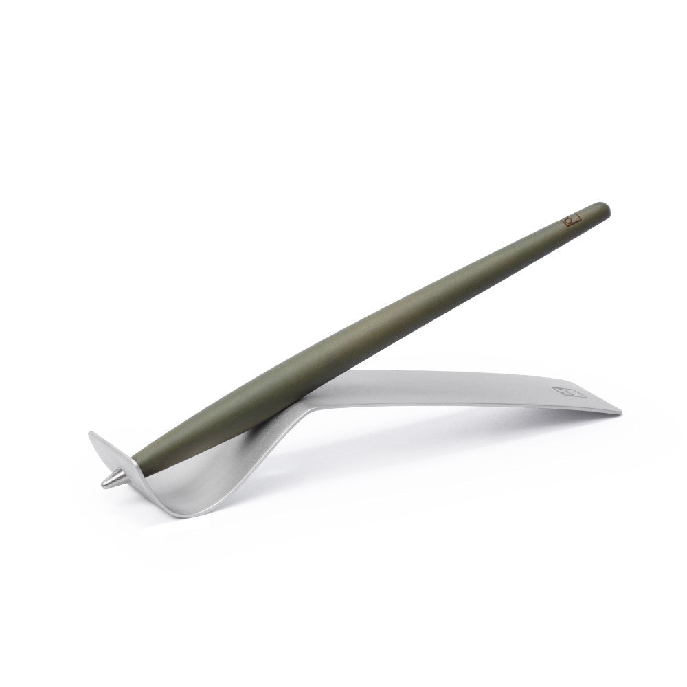 Pininfarina Shop - Penne e Stilo - Forever Piuma A Modern Classic – Stilo in Legno con Punta Ethergraf® e Base in Acciaio Satinato