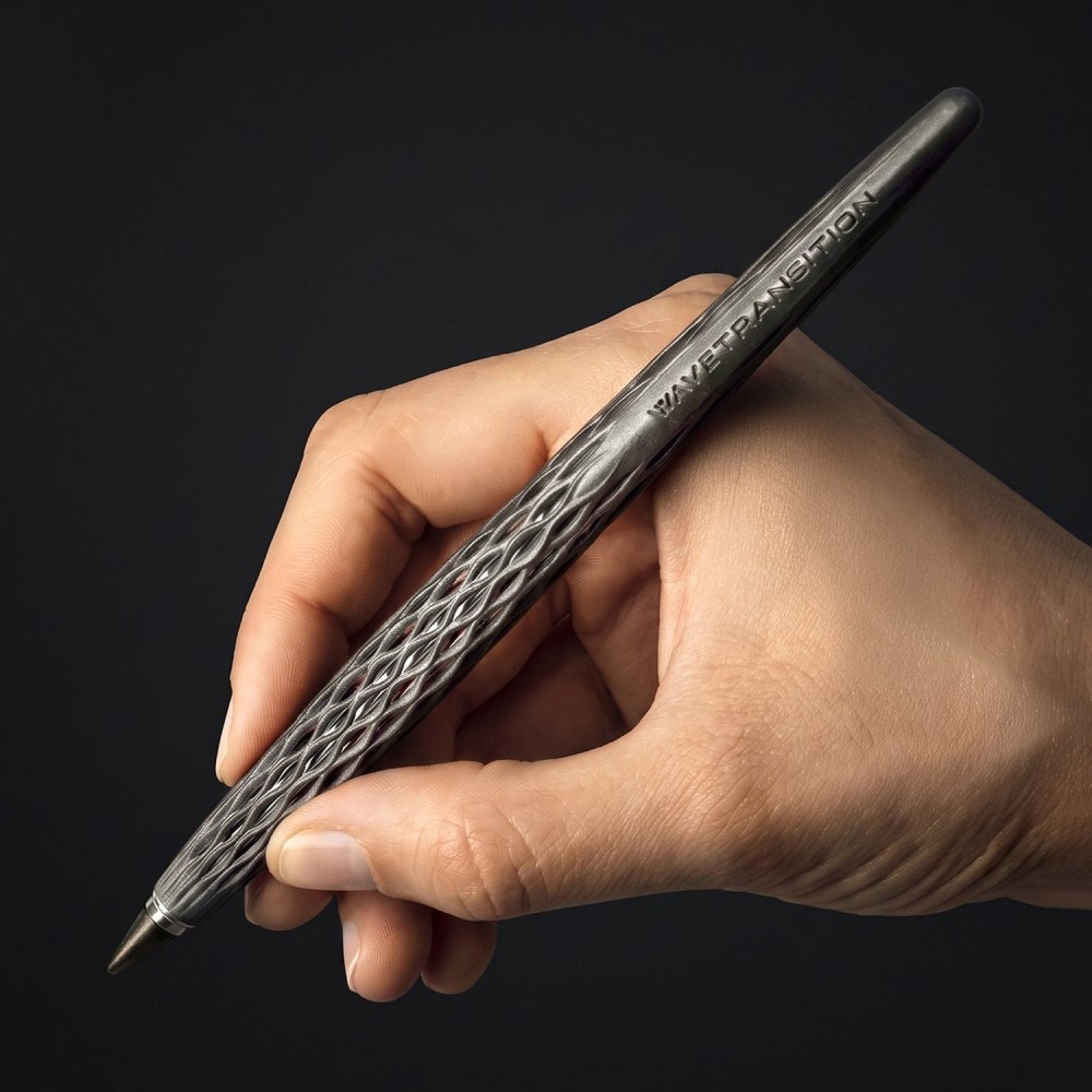 Pininfarina Shop - Penne e Stilo - Forever Wave Transition Ethergraf® – stilo di design in Nylon 3D con base in legno d'acero
