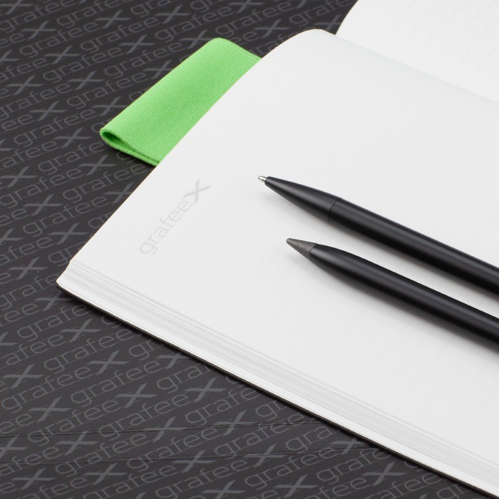 Pininfarina Shop - Set - GrafeeX Writing Set – set composto da taccuino in carta di roccia, banda elastica e due strumenti grafeex (matita e penna a sfera)