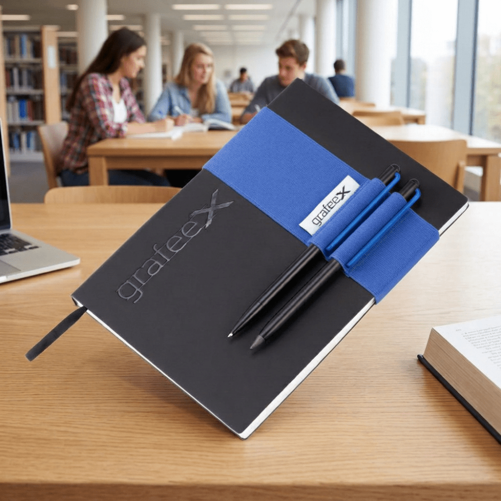 Pininfarina Shop - Set - GrafeeX Writing Set – set composto da taccuino in carta di roccia, banda elastica e due strumenti grafeex (matita e penna a sfera)
