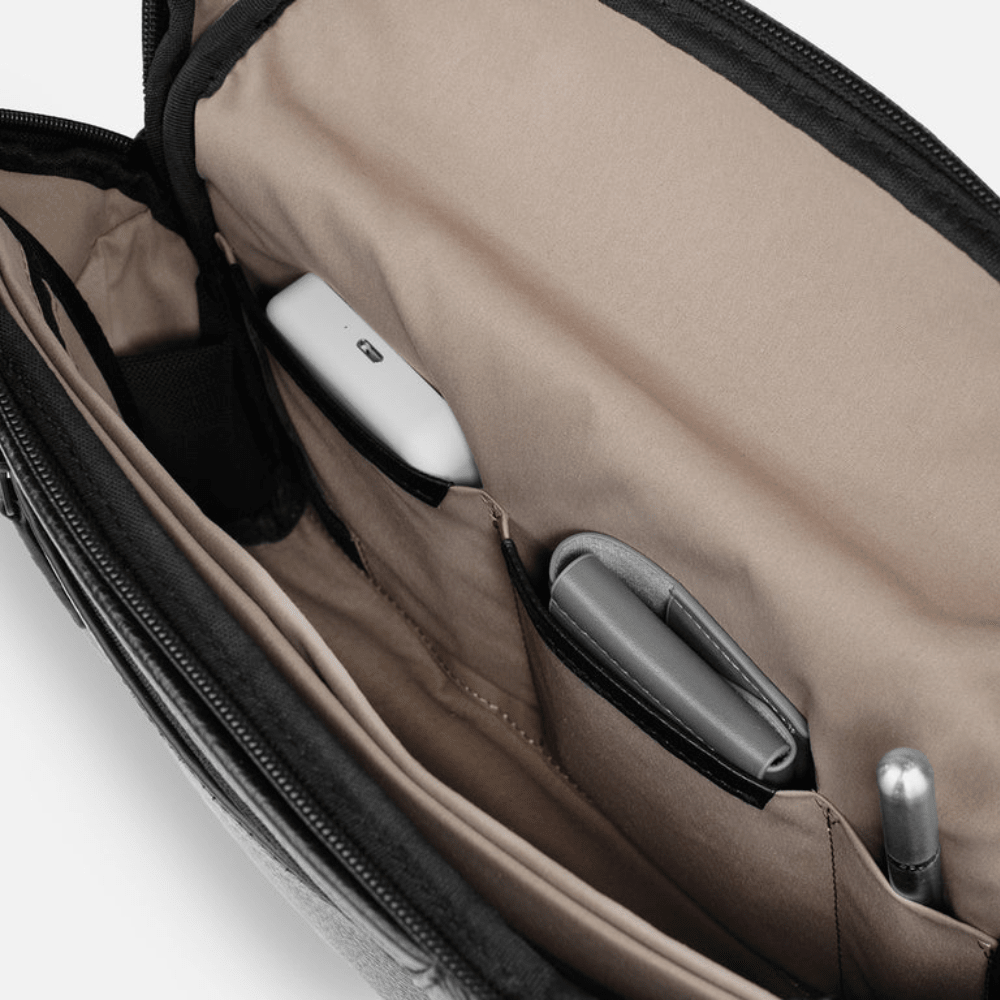 Pininfarina Shop - Borse e Zaini - Grams28 154 City Pack – Borsa a tracolla compatta in pelle italiana martellata