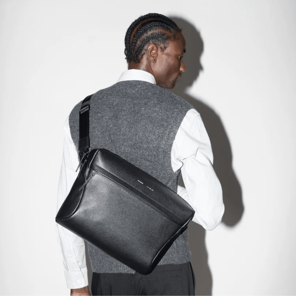 Pininfarina Shop - Borse e Zaini - Grams28 Laptop Sling – Borsa professionale in vera pelle