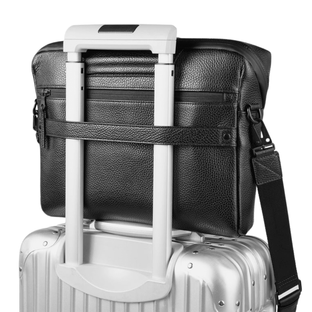 Pininfarina Shop - Borse e Zaini - Grams28 Travel Wallet Sling – Borsa compatta da viaggio in pelle martellata