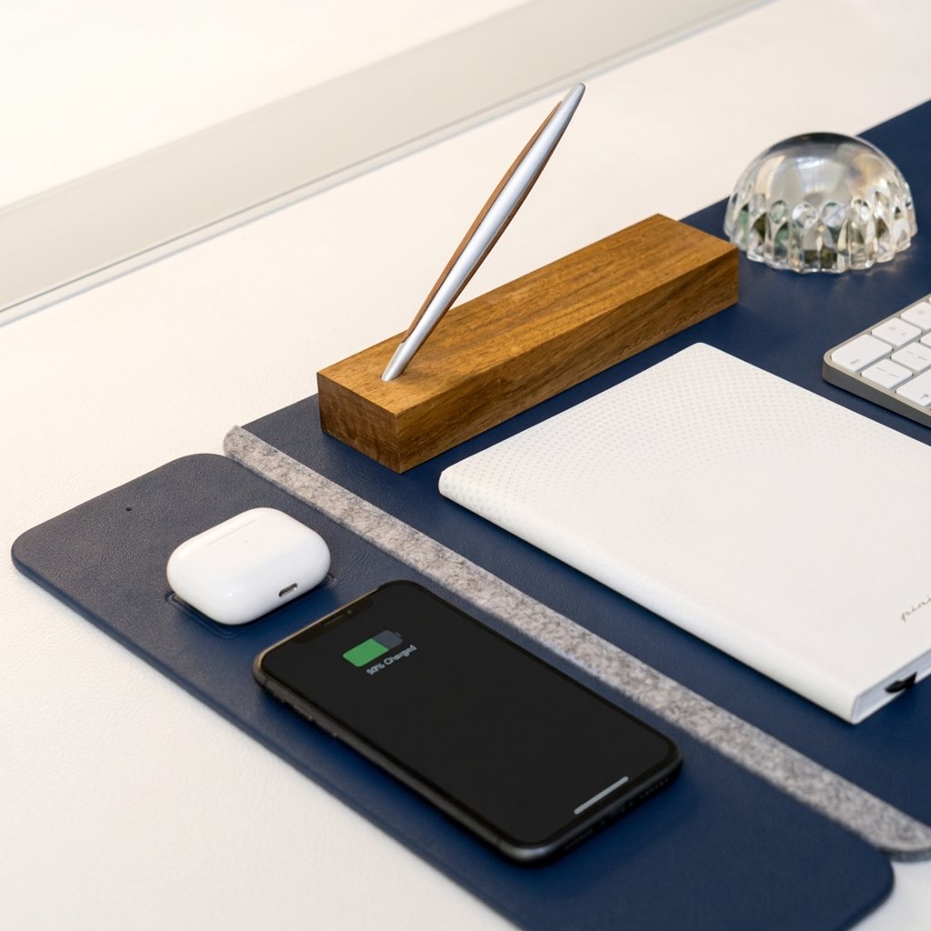 Pininfarina Shop - Accessori da scrivania - Pininfarina DeskPro con Ricarica Wireless – Sottomano da Scrivania Multifunzionale