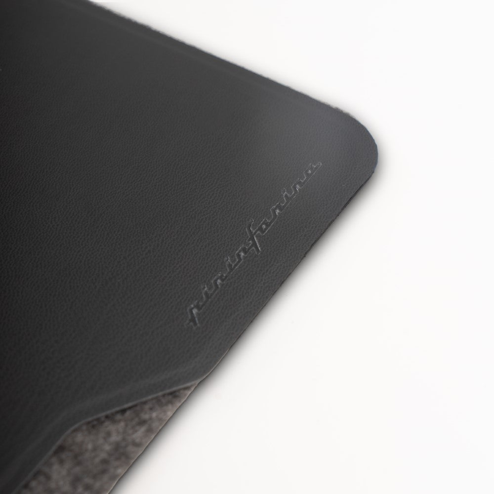 Pininfarina Shop - Accessori da scrivania - Pininfarina DeskPro con Ricarica Wireless – Sottomano da Scrivania Multifunzionale