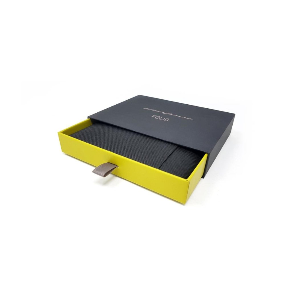 Pininfarina Shop - Portafogli e Portachiavi - Pininfarina Folio Passport – Porta Passaporto in Pelle