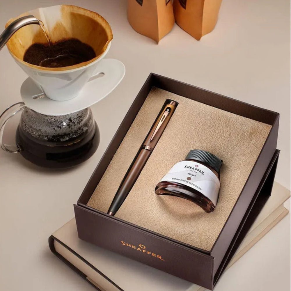 Pininfarina Shop - Penne e Stilo - SHEAFFER 100 Coffee Edition – Set stilografica con inchiostro profumato al caffè